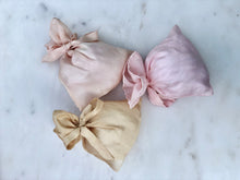 Load image into Gallery viewer, Silk Gift Bags